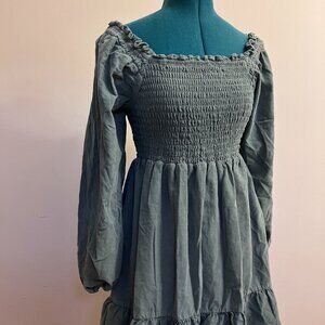 American Eagle Women Green Long-Sleeve Smocked Corduroy Size Large